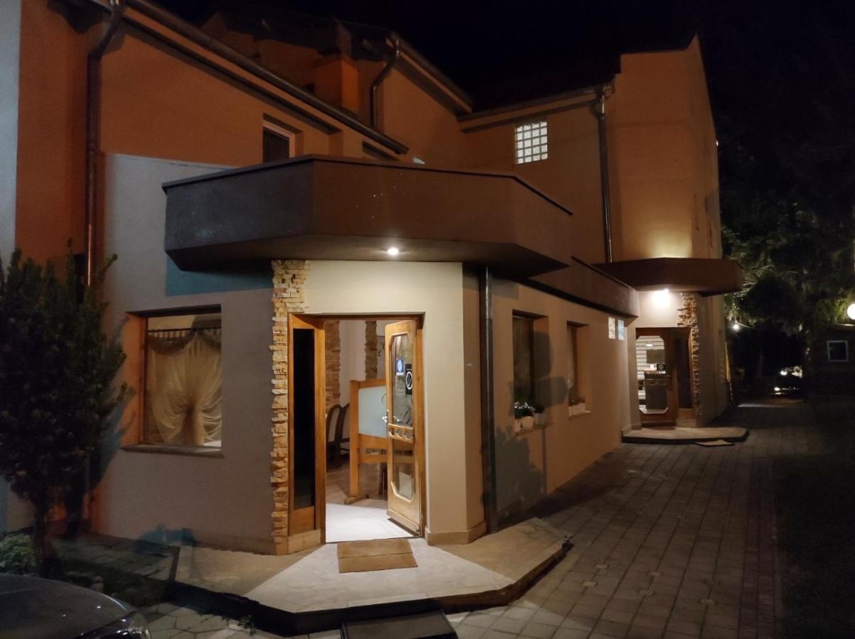 Garni Hotel Vir Врнячка-Баня Экстерьер фото