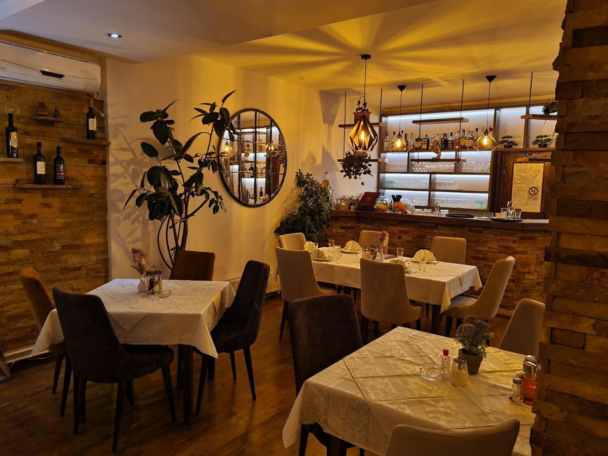 Garni Hotel Vir Врнячка-Баня Экстерьер фото